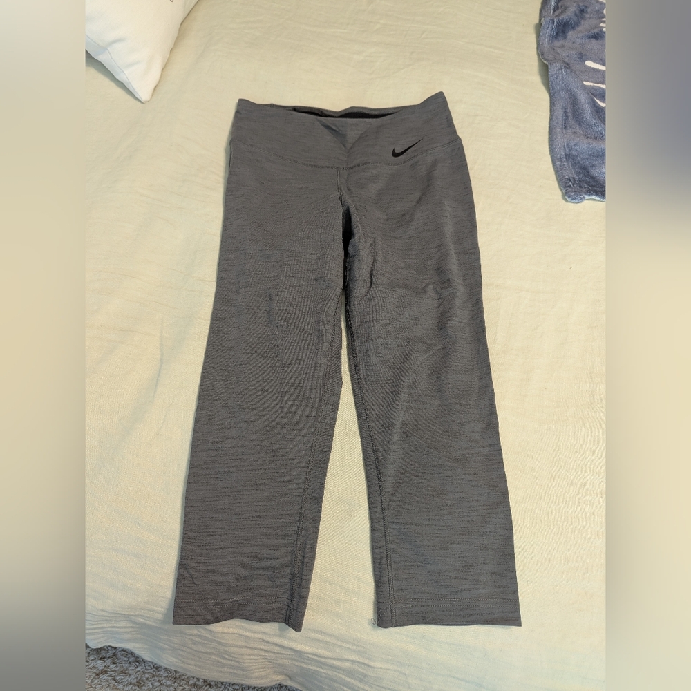 Nike Dri-FIT Gray Leggings Cropped